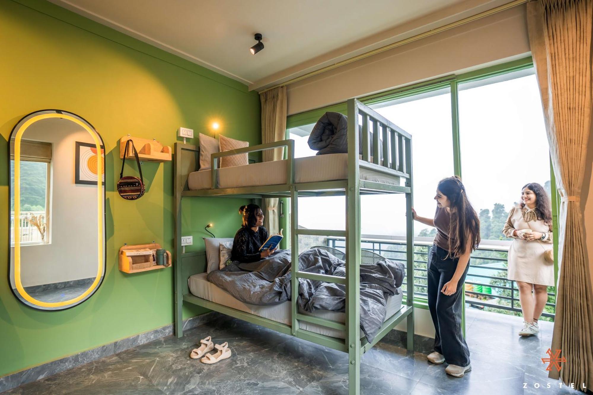 Hostel Zostel Dharamkot McLeod Ganj Exteriér fotografie