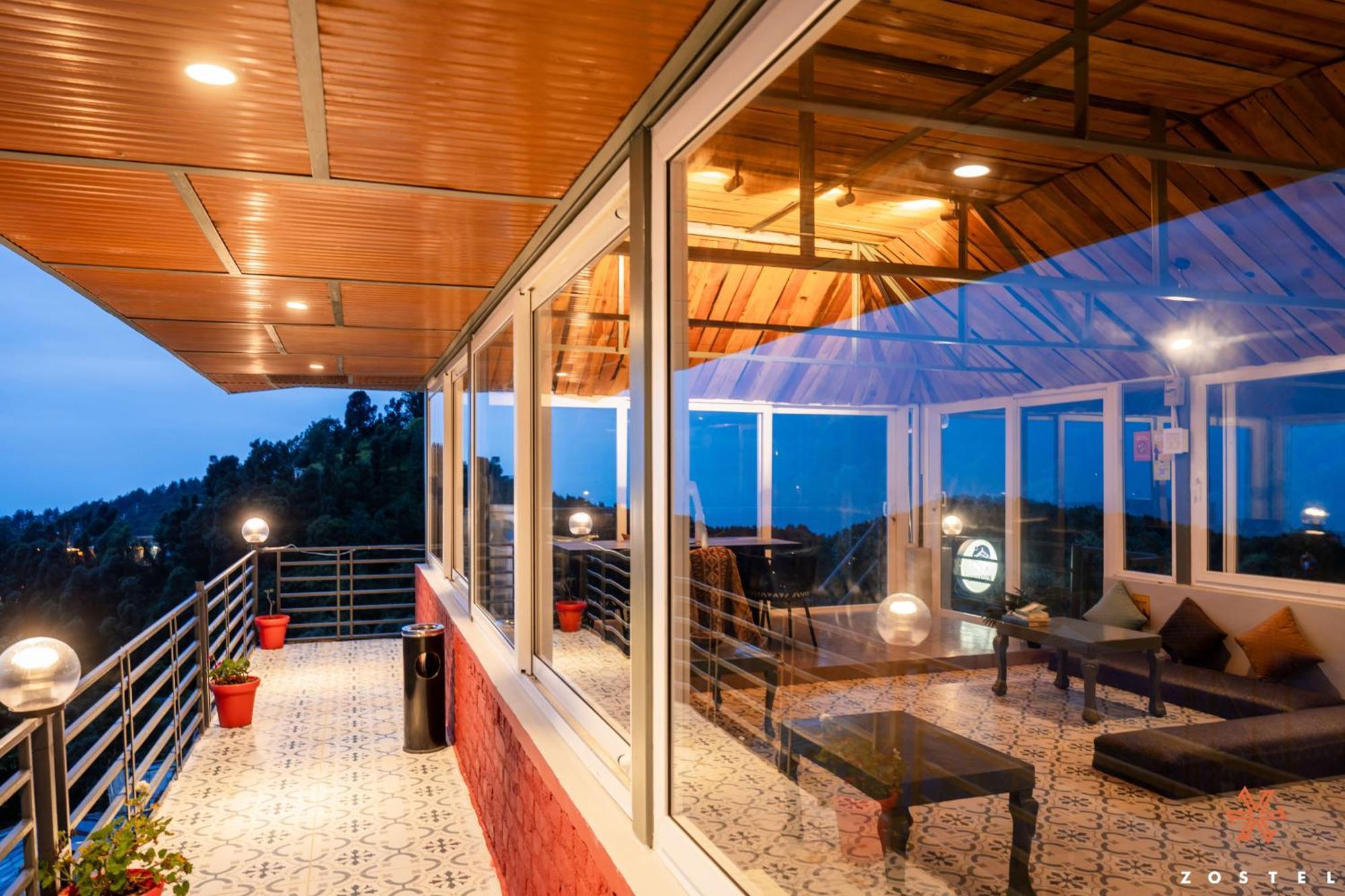 Hostel Zostel Dharamkot McLeod Ganj Exteriér fotografie